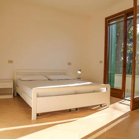 Perla Azzurra 2 Apartment *